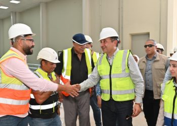 في جولة ميدانية.. وزير قطاع الأعمال يتابع تقدم العمل بمشروع مجمع المصانع الجديدة بشركة مصر للغزل والنسيج