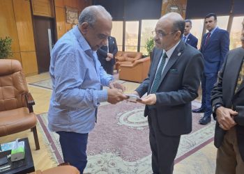 وزير الكهرباء يتابع مشروعات توطين بطاريات الليثيوم والخلايا الشمسية واستخلاص المعادن النادرة 