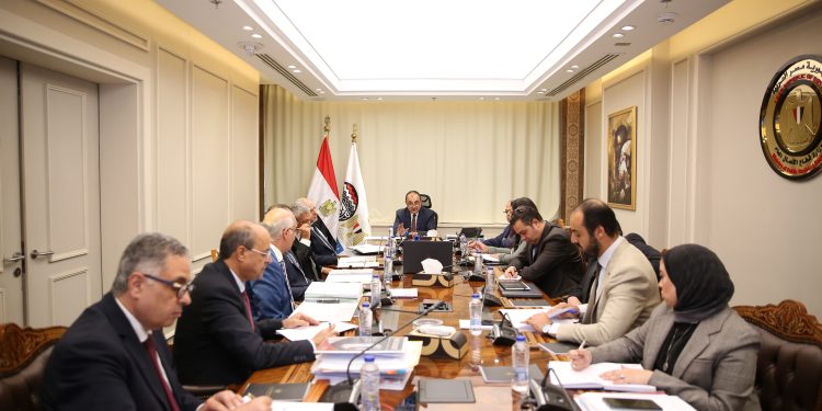 وزير قطاع الأعمال يعقد اجتماعًا موسعًا مع الرؤساء التنفيذيين للشركات القابضة لمتابعة ملفات العمل وتعزيز الأداء المؤسسي