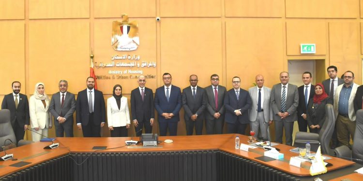 وزير الإسكان يستقبل وزير الأشغال البحريني لبحث أوجه التعاون بين مصر والبحرين 