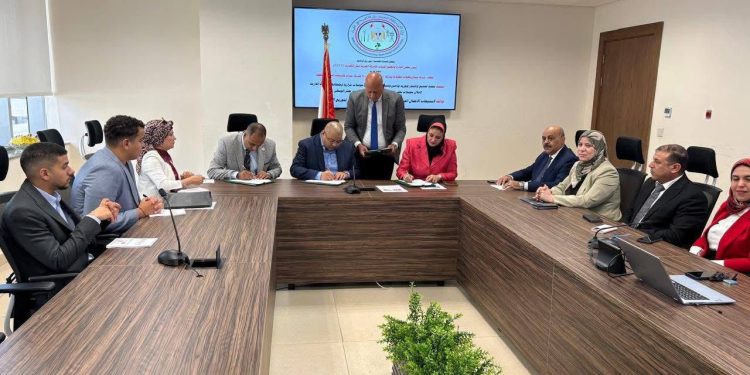 “المصرية لنقل الكهرباء” توقع عقدًا لتعزيز كفاءة الشبكة القومية في مصر الوسطى