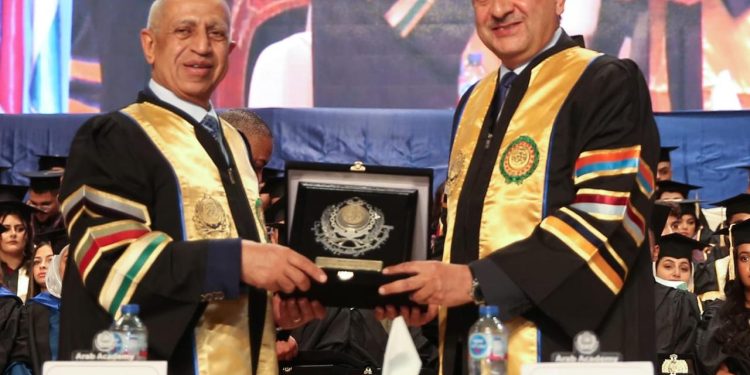 وزير قطاع الأعمال يشهد حفل تخرج دفعة جديدة من طلبة البكالوريوس بالأكاديمية العربية للعلوم والتكنولوجيا والنقل البحري