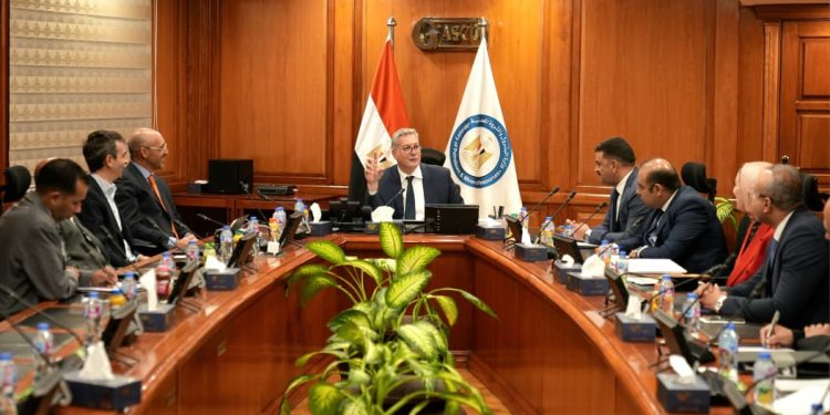  وزير البترول: الوزارة نفذت اصلاحات غير مسبوقة لتهيئة بيئة جاذبة للاستثمار في قطاع التعدين