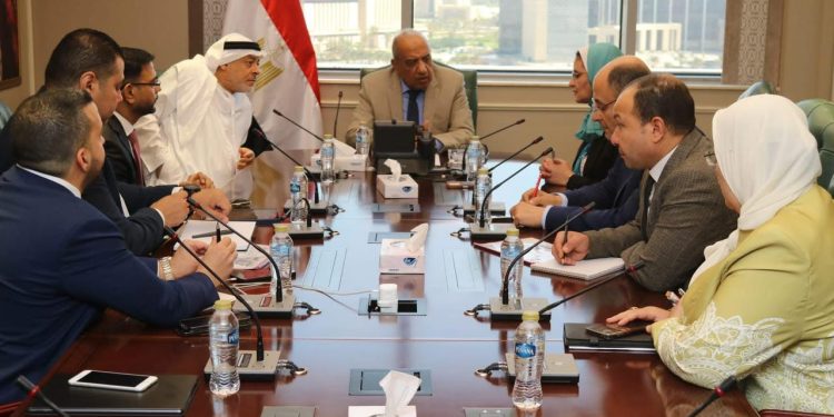 وزير الكهرباء يبحث مع شركة “إيميا باور” الإماراتية التوسع في إقامة المحطات المستقلة لتخزين الطاقة