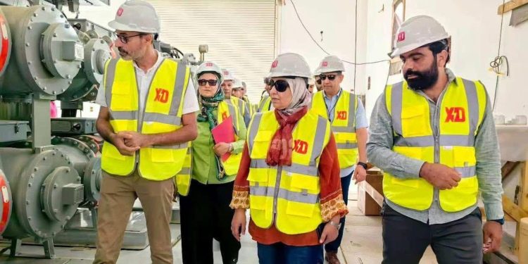 زيارة قادة الكهرباء لمتابعة التقدم في مشروعات الدلتا الجديدة