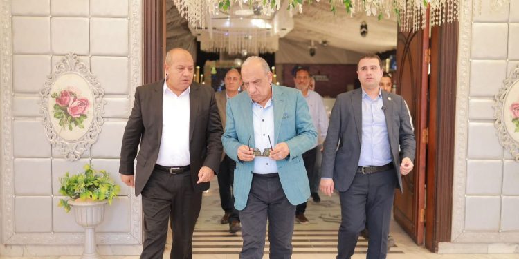 وزير الكهرباء يتفقد شركة القناة وغرفة عمليات المراقبة ومتابعة العمل بشركة القناة لتوزيع الكهرباء