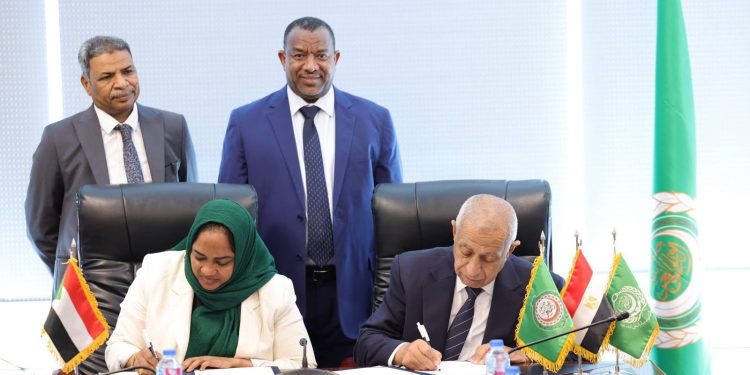 مذكرة تفاهم بين الأكاديمية العربية وكلية النهضة بالسودان