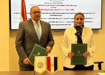 المصرية لنقل الكهرباء توقع عقداً مع تحالف محلي لربط محطة محولات العاشر بالشبكة
