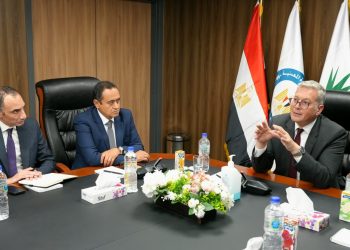 في زيارة مفاجئة لمقر الشركة.. وزير البترول يتابع تطور إنتاج حقول الفرعونية ببورسعيد