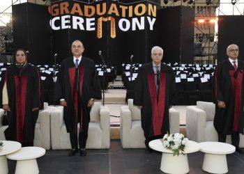 وزيرا قطاع الأعمال و التعليم العالي يشهدان حفل تخرج الدفعة (71) بكلية الهندسة جامعة عين شمس