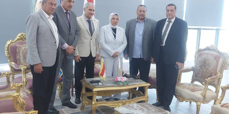بالصور.. جولة نائب وزير الكهرباء صباح مشالى الميدانية داخل مواقع الكهرباء بأسوان وجامعة أسوان 