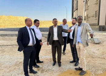 المهندس عمار مندور يتابع ميدانيا مشروعات الإسكان والتنمية بمدينة القاهرة الجديدة