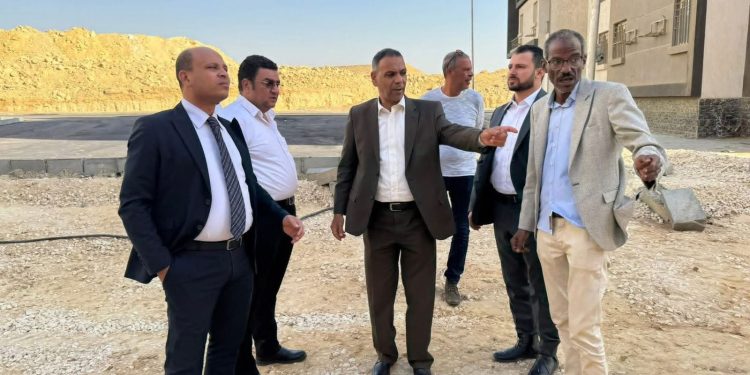 المهندس عمار مندور يتابع ميدانيا مشروعات الإسكان والتنمية بمدينة القاهرة الجديدة