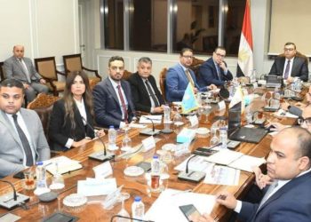 وزير الإسكان يتابع سير العمل بقطاع التخطيط والمشروعات بهيئة المجتمعات العمرانية وموقف طرح الفرص الاستثمارية بالمدن الجديدة