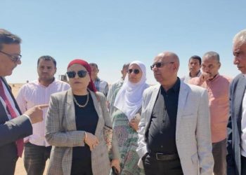 وزير الإسكان يستعرض تقريرًا بشأن أول مشروع للمعالجة والتخلص الآمن من المخلفات البلدية