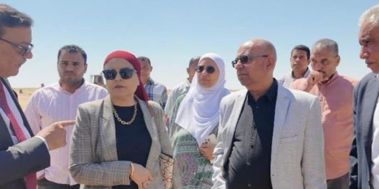 وزير الإسكان يستعرض تقريرًا بشأن أول مشروع للمعالجة والتخلص الآمن من المخلفات البلدية
