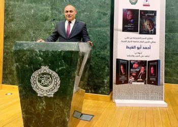 من جامعة الدول العربية.. إطلاق النسخ المترجمة لكتاب “شهادتي” للأمين العام أحمد أبوالغيط