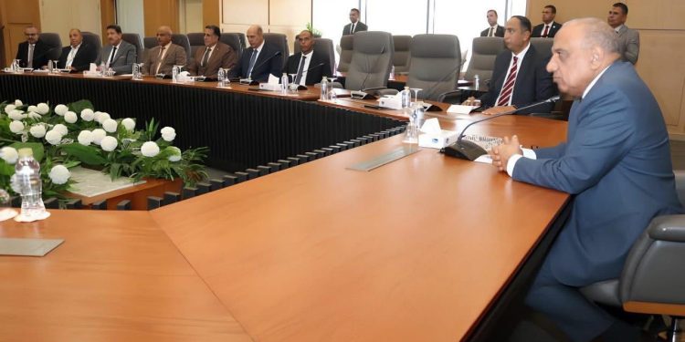 وزير الكهرباء يتابع تنفيذ الخطة الأمنية المتكاملة وتوحيد المفاهيم وبنود التنفيذ فى جميع مواقع العمل والإنتاج التابعة