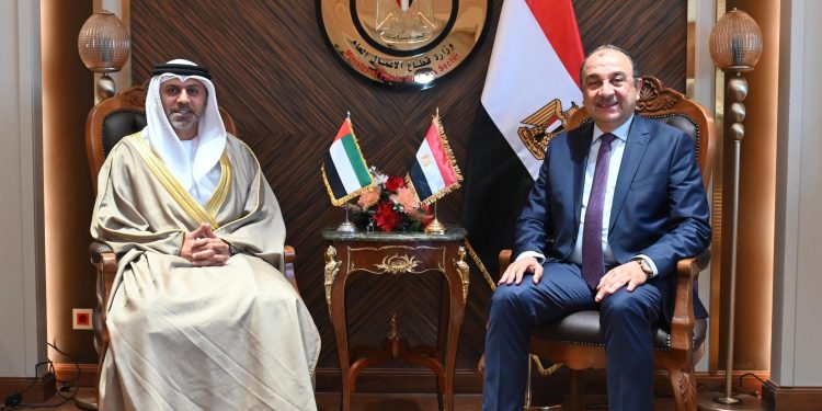 وزير قطاع الأعمال يستقبل سفير الإمارات الجديد بالقاهرة ويؤكد عمق العلاقات الأخوية والاقتصادية بين البلدين