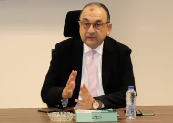 وزير قطاع الأعمال العام يواصل لقاءاته الدورية مع قيادات الشركات القابضة: تعظيم العوائد من الأصول أولوية في استراتيجية الوزارة