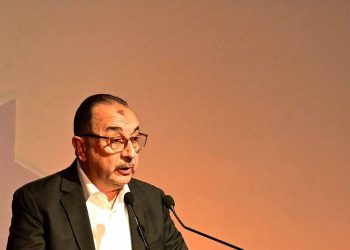 وزير قطاع الأعمال العام: إعادة تشغيل “إيجيبت أنود” ترجمة لتوجهات الرئيس السيسي نحو جعل الصناعة قاطرة التنمية