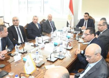 وزير الإسكان يعقد اجتماعاً لبحث ملف تشغيل مشروع حدائق تلال الفسطاط
