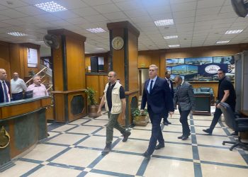زيارة مفاجئة لوزير البترول والثروة المعدنية لشركة بدر الدين يعقبها اجتماع مبكر لمتابعة خطط الإنتاج والسلامة