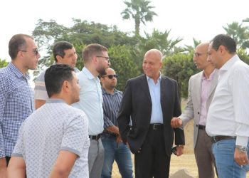 قيادات “هيئة المجتمعات العمرانية الجديدة” يتفقدون مشروعات الطرق والمحاور والمنطقة الصناعية بمدينة ٦ أكتوبر