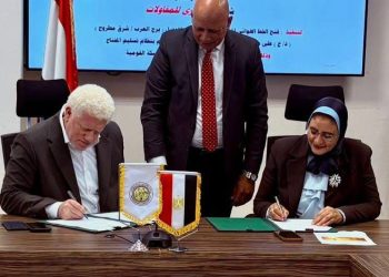الشركة المصرية لنقل الكهرباء توقع عقدًا جديدًا لربط محطة الضبعة النووية بالشبكة القومية