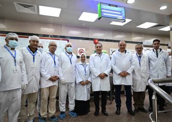 رئيس الوزراء يتفقد مصنع “المستحضرات الصيدلية الصلبة” ومصنع “المحاليل الوريدية كبيرة الحجم” بشركة النصر للكيماويات الدوائية بالقليوبية