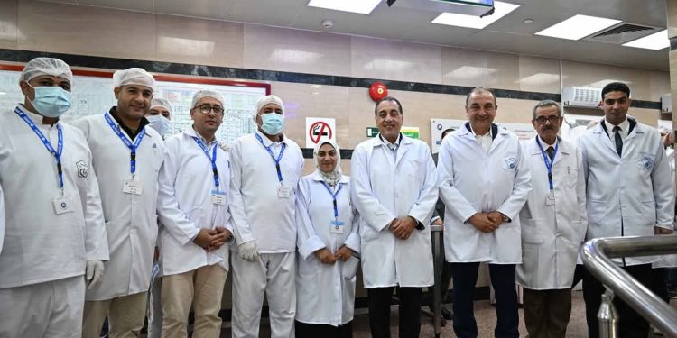 رئيس الوزراء يتفقد مصنع “المستحضرات الصيدلية الصلبة” ومصنع “المحاليل الوريدية كبيرة الحجم” بشركة النصر للكيماويات الدوائية بالقليوبية