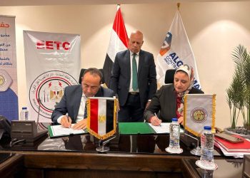 «نقل الكهرباء» توقع عقدًا جديدًا لتدعيم شبكة الجهد العالي وربط محطة مترو الخط الرابع بالشبكة القومية