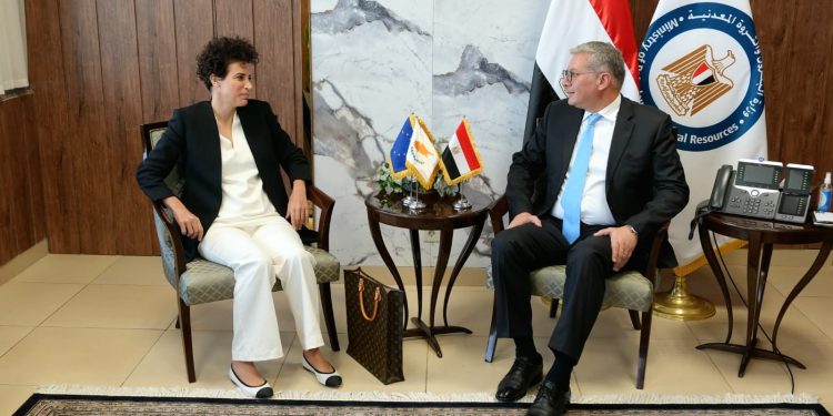 خلال لقاء وزير البترول والسفيرة القبرصية: قبرص تبدي رغبتها بالتعاون مع مصر في قطاع التعدين
