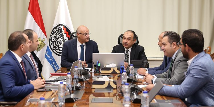وزير قطاع الأعمال يستقبل محافظ القليوبية لبحث تعزيز التعاون وتعظيم الاستفادة من الأصول