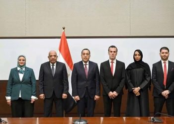 مصر توقع اتفاقية مع “K&K” الإماراتية لتنفيذ دراسات مشروع الربط الكهربائي مع أوروبا