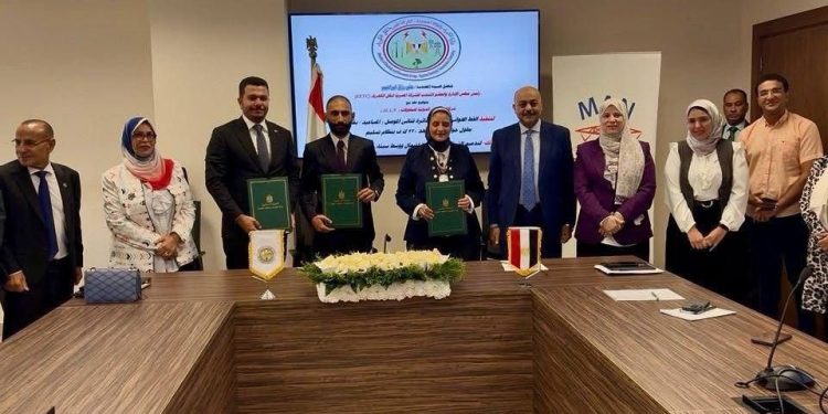 مصر توقع عقدًا لتنفيذ خط كهرباء “المساعيد/بغداد” لتدعيم شبكات سيناء