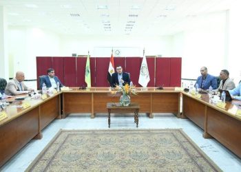 وزير الاسكان يعقد اجتماعًا مع رؤساء أجهزة مدن “العاشر من رمضان وحدائق العاشر من رمضان والعبور والعبور الجديدة” لمتابعة ملفات العمل