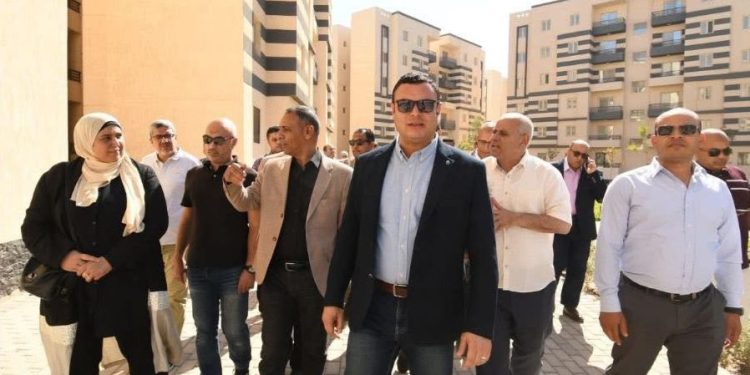 وزير الإسكان يتفقد وحدات المبادرة الرئاسية “سكن لكل المصريين” بمدينة العاشر من رمضان