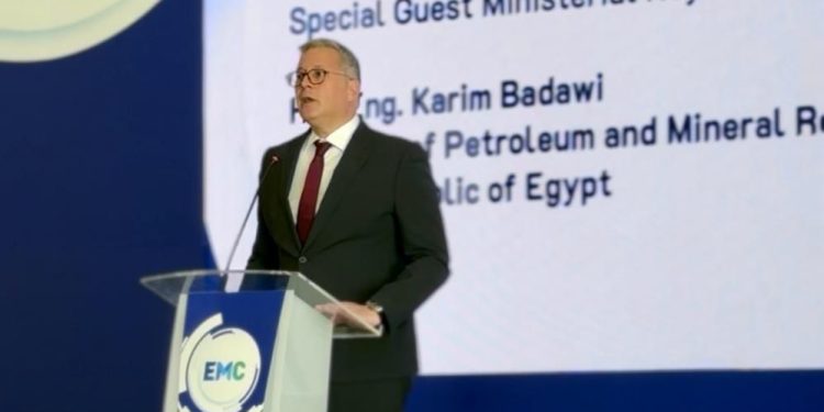 وزير البترول يشارك في افتتاح مؤتمر ومعرض شرق المتوسط للطاقة في قبرص