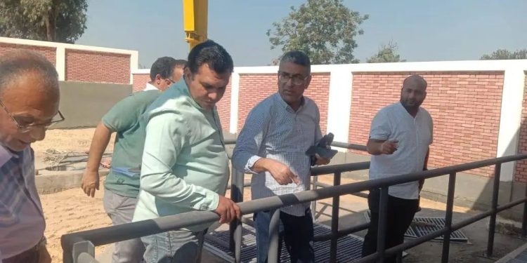 رئيس “مصر للأعمال الأسمنت المسلح” يتفقد محطة رفع كفر منصور استعدادًا للتسليم الابتدائي