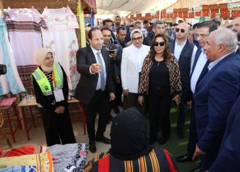وزيرا الزراعة والتنمية المحلية يفتتحان فعاليات الدورة الثانية لمعرض الوادي الجديد الزراعي