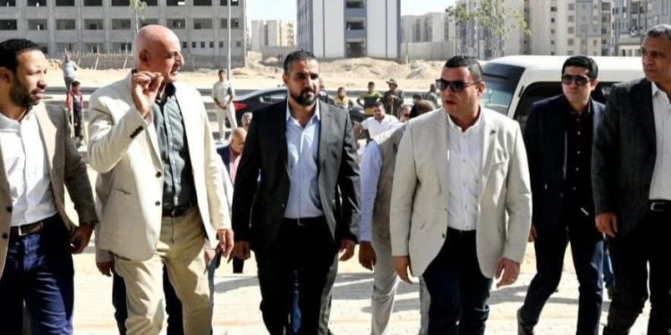 وزير الإسكان يتفقد مشروع المبادرة الرئاسية “سكن لكل المصريين” والطرق والمحاور والإسكان الأخضر بالعبور الجديدة