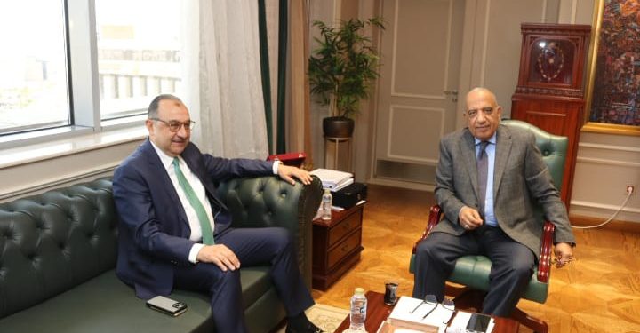 وزيرا الكهرباء وقطاع الأعمال  يبحثان التنسيق والتعاون في مجالات كفاءة الطاقة وترشيد الاستهلاك