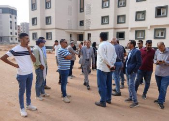رئيس جهاز مدينة حدائق العاشر من رمضان يتفقد مشروع الإسكان الأخضر ضمن المبادرة الرئاسية