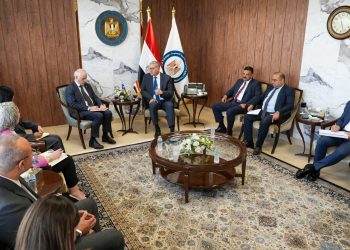 وزير البترول والثروة المعدنية يبحث مع السفير الاسترالى تعزيز التعاون الاستثمارى في قطاع التعدين