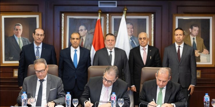 البنك الأهلي المصري يشارك في مبادرة “افتح حسابك في مصر” للمصريين العاملين بالخارج