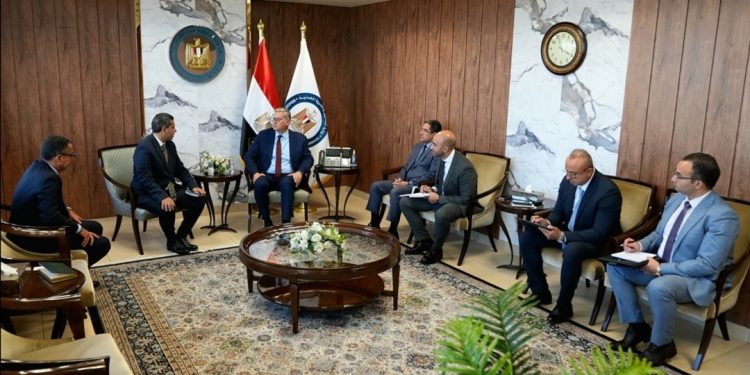 وزير البترول يبحث مع ماريدايف دخول مجال الإنتاج وتنمية الحقول القائمة والمتقادمة