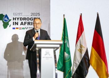 وزير قطاع الأعمال العام يفتتح المؤتمر الدولي الثالث للهيدروجين في أفريقيا