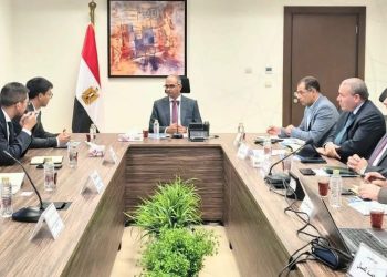 نائب وزير الإسكان يبحث أوجه التعاون مع شركة صينية في مجال تحلية المياه
