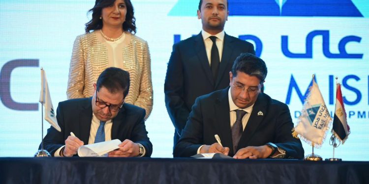 للعام الثاني على التوالي.. اتفاقية تعاون بين بنك ABC و مؤسسة راعي مصر للتنمية لتقديم الدعم الصحي للفئات الأولى بالرعاية